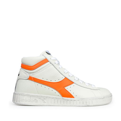 Kinderschoen online Diadora sneaker Halfhoge witte sneaker met orange logo