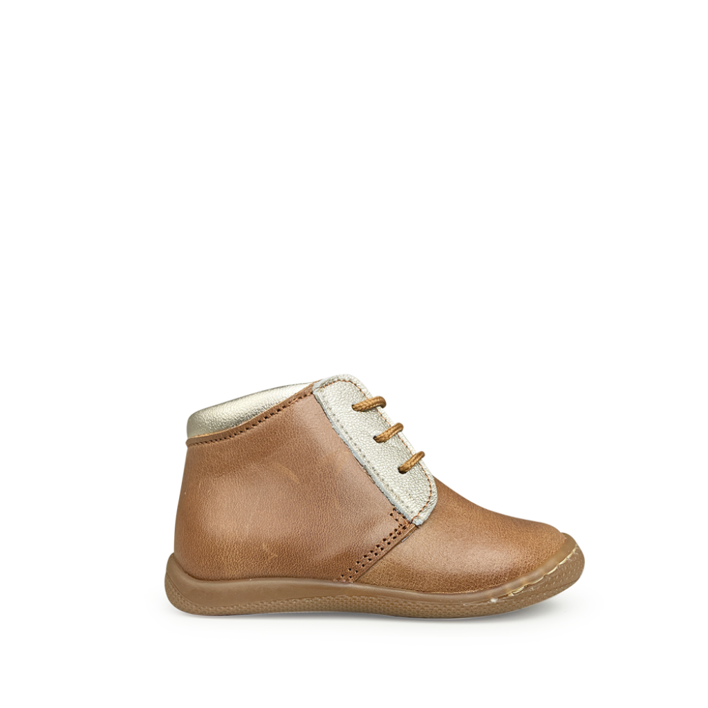 Tricati - Pre-step shoe cognac with gold details