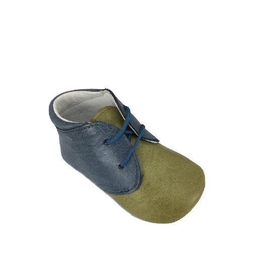 Tricati pre step shoe Pre walker in blue and green