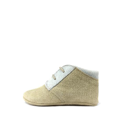Tricati pre step shoe Prewalker in combi of beige and white