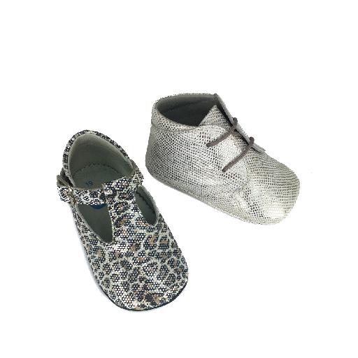 Tricati pre step shoe White pre-stepper with silver dots