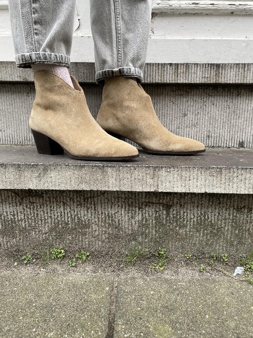 Angulus short boots Beige boot with heel