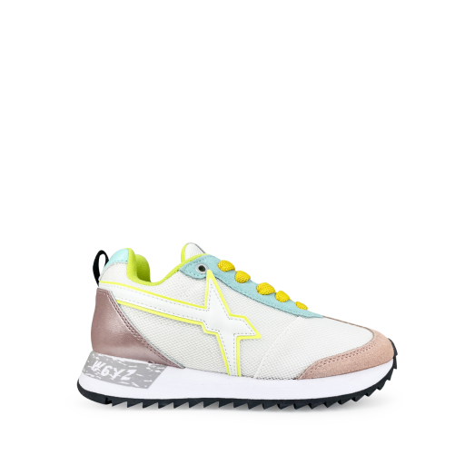 W6YZ trainer Runner in white with multicolor details