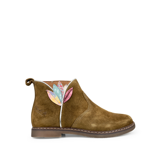 Kinderschoen online Pom d'api korte laarzen Korte laars in bruin nubuck met bloem