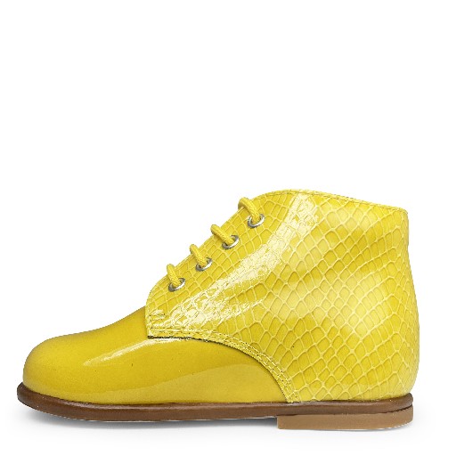 Beberlis first walkers Yellow lace-up shoe