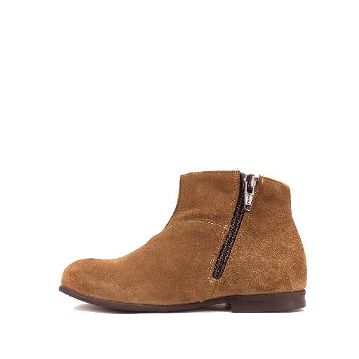 Pp short boots Short boot in brown nubuck with gold piping