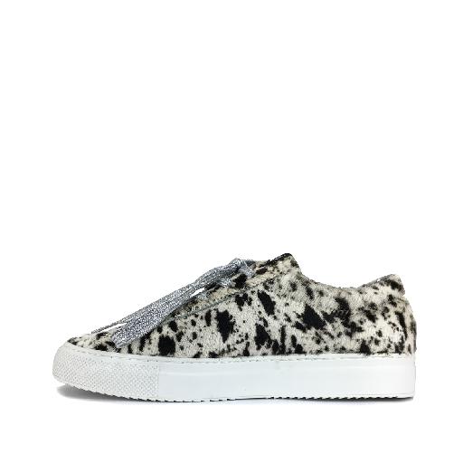 P448 trainer Low lace sneaker in black and white pony